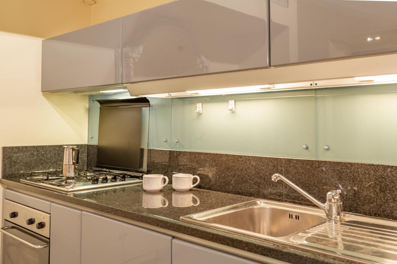 Daplace - Sofia Apartment Рим Екстер'єр фото